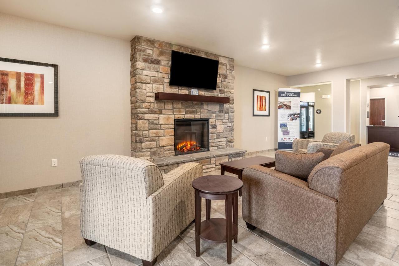 Cobblestone Hotel & Suites - Andrews Buitenkant foto